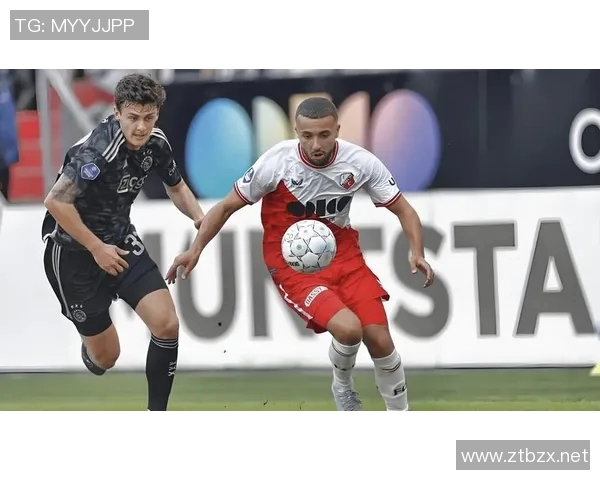 南美解放者杯蒙得维的亚国民队老将告别全场致敬